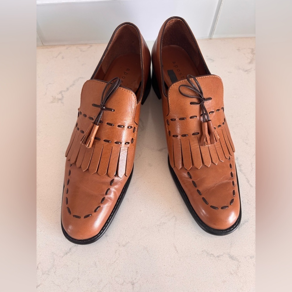 Apostrophe Tan Leather Fringe Loafers